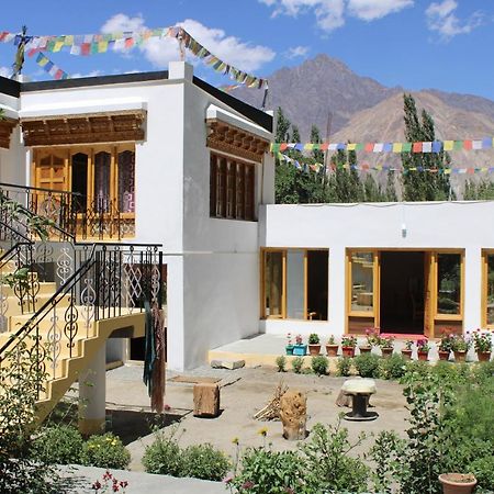Sernang Homestay Hundar Esterno foto
