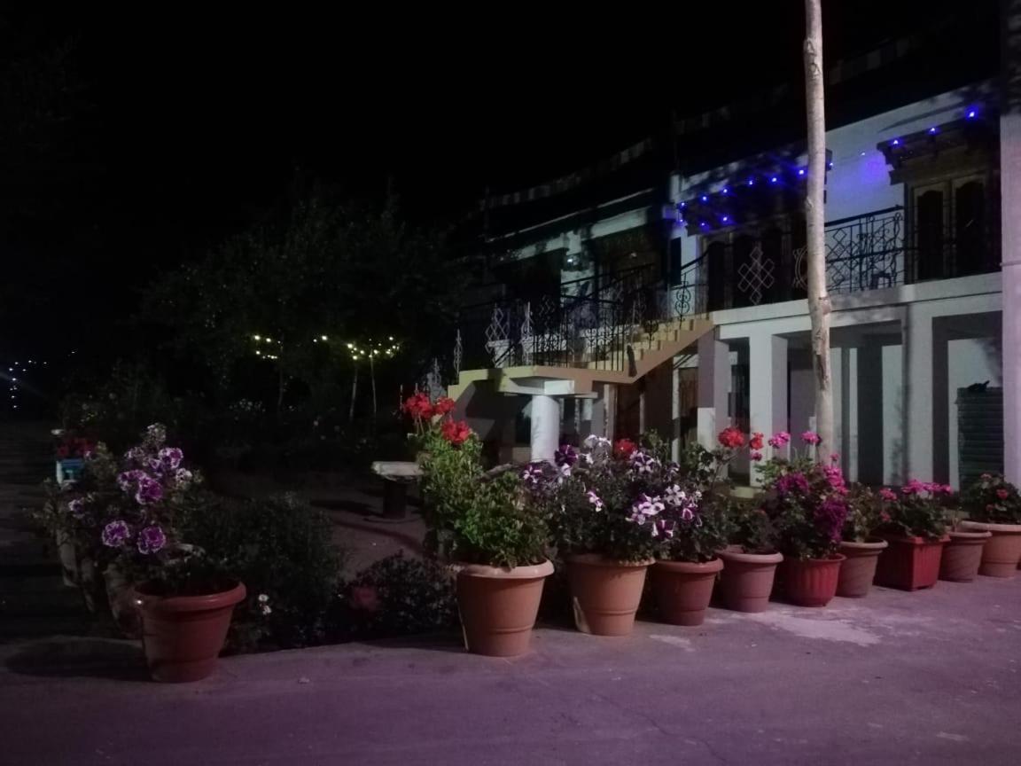 Sernang Homestay Hundar Esterno foto