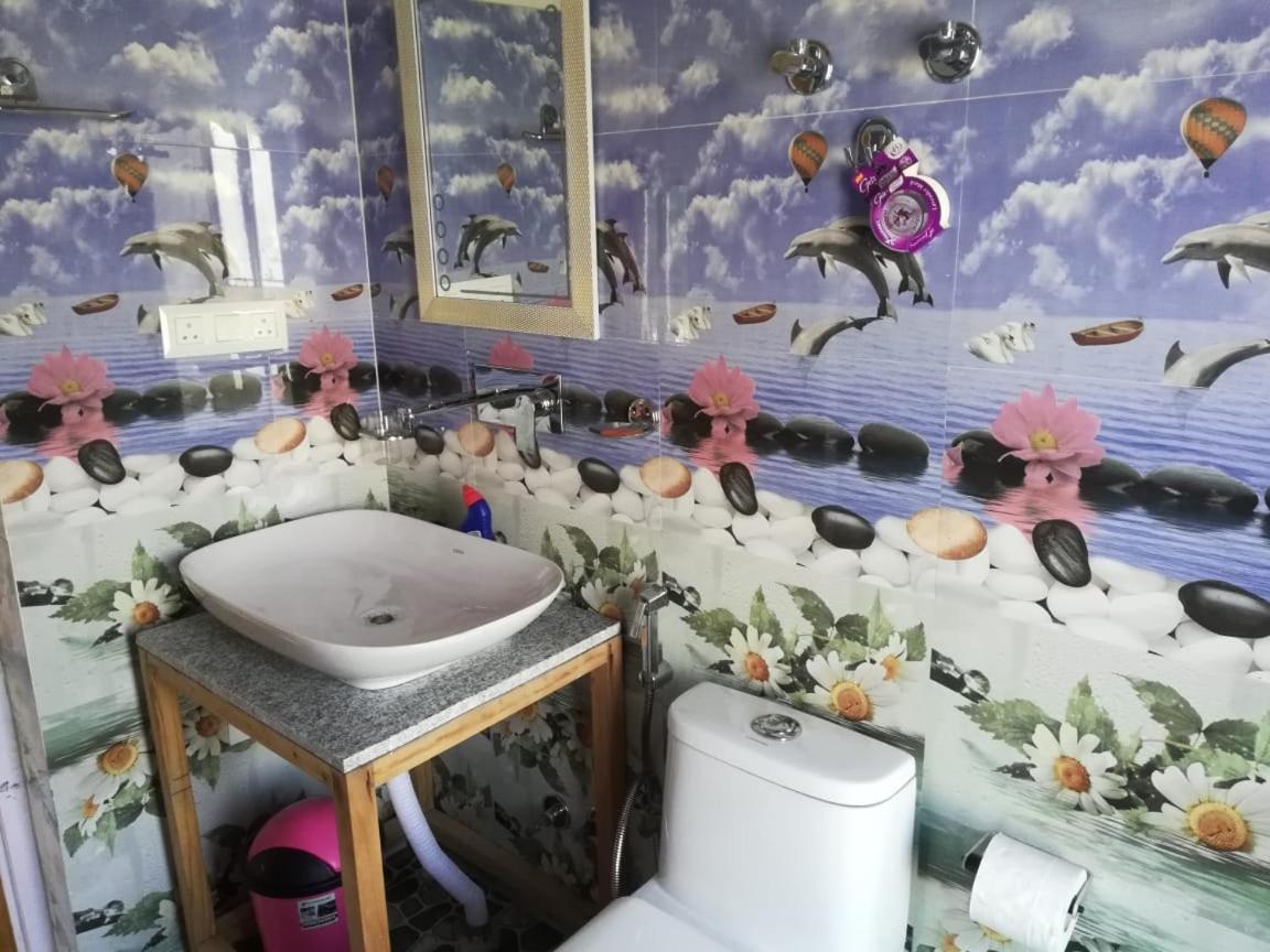 Sernang Homestay Hundar Esterno foto