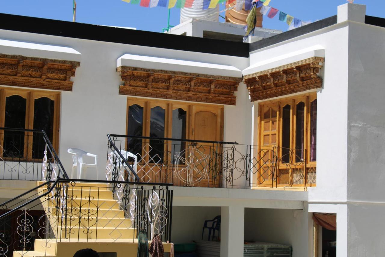 Sernang Homestay Hundar Esterno foto